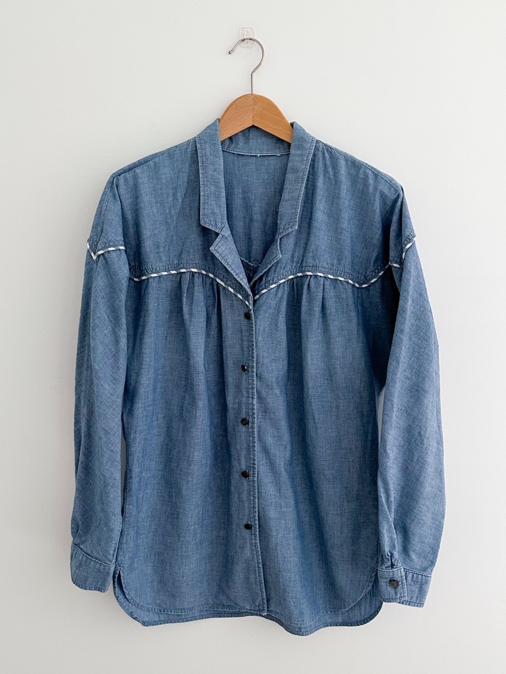 Vintage Blue Chambray Western Shirt Size Medium Piped Yoke Button Down